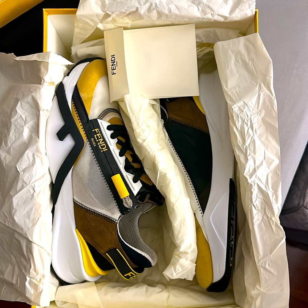 Fendi Flow 😎 men 42 (US 9) almost new!